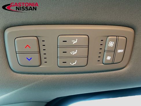 Used 2024 Kia Carnival LX image 34