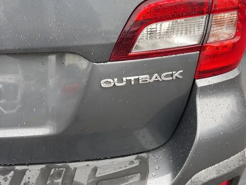 Used 2018 Subaru Outback 2.5i Limited image 37
