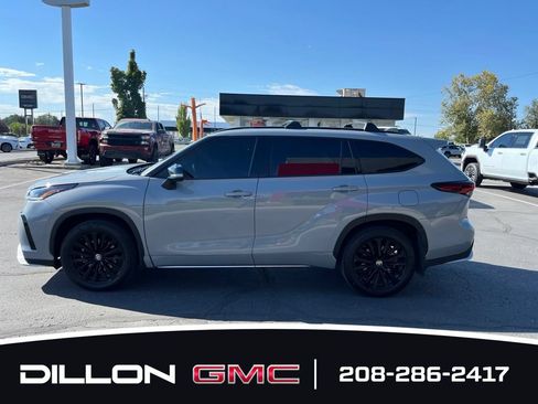 Used 2025 Toyota Highlander XSE AWD/4WD image 2