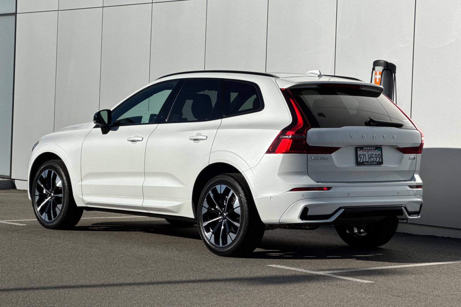 Used 2026 Volvo XC60 B5 Plus w/ Protection Package Premier AWD/4WD image 3