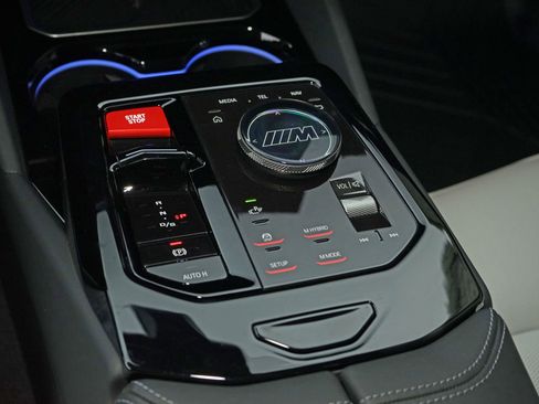 Used 2026 BMW M5 w/ Carbon Package AWD/4WD image 23