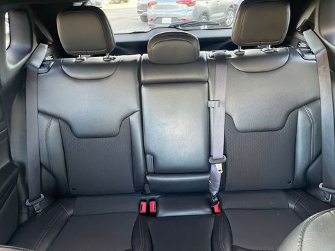 Used 2025 Jeep Compass Trailhawk image 37