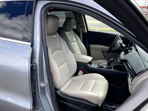 Used 2023 Cadillac XT4 Premium Luxury AWD/4WD image 6