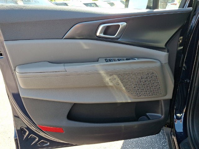 Certified 2026 Kia Carnival FWD image 13