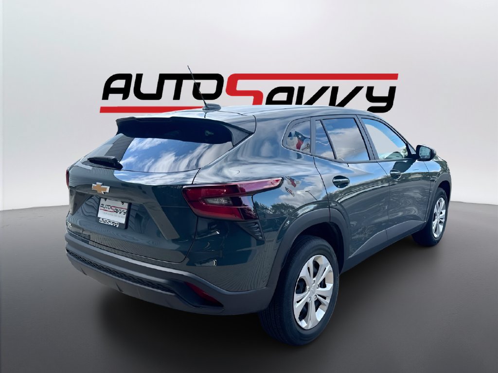 Used 2025 Chevrolet Trax LS FWD image 7
