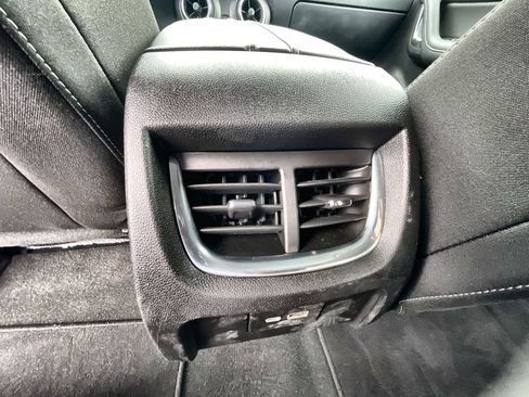 Used 2025 Chevrolet Blazer LT FWD image 21