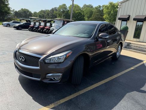 Used 2015 INFINITI Q70 3.7 w/ Deluxe Touring Package AWD/4WD image 7