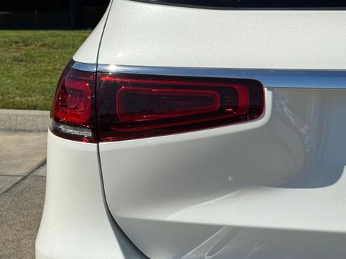 Used 2022 Mercedes-Benz GLS 450 4MATIC image 11