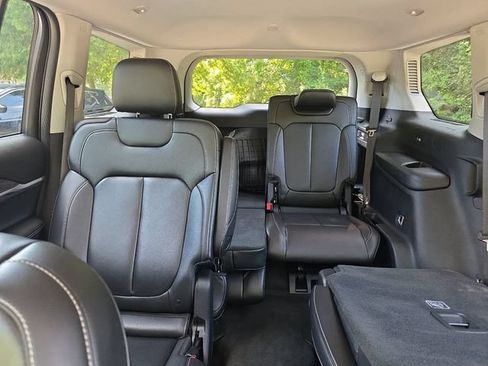 Used 2022 Jeep Grand Cherokee L Limited RWD image 12
