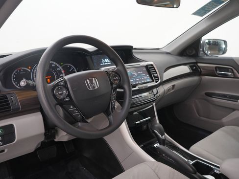 Used 2016 Honda Accord EX image 24