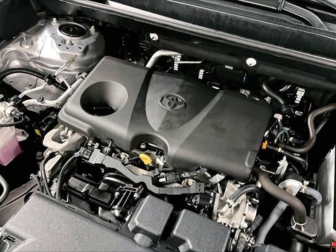 Certified 2025 Toyota RAV4 XLE AWD/4WD image 32