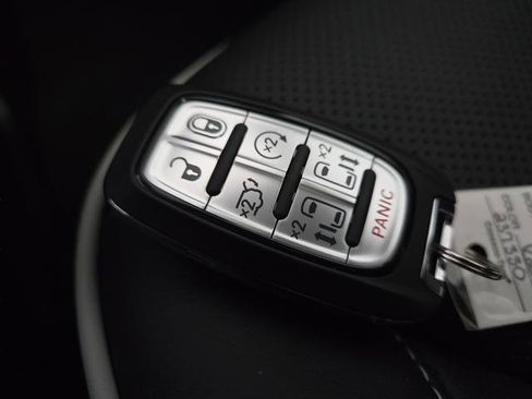 New 2026 Chrysler Pacifica Limited w/ S Appearance Package image 30