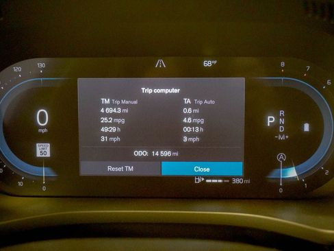 Used 2025 Volvo XC60 B5 Plus AWD/4WD image 36
