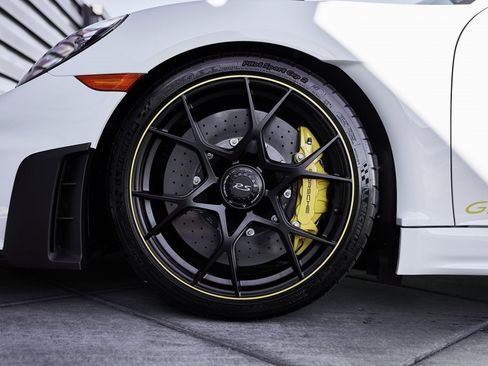 Used 2025 Porsche 718 Cayman GT4 RS w/ Weissach Package image 3