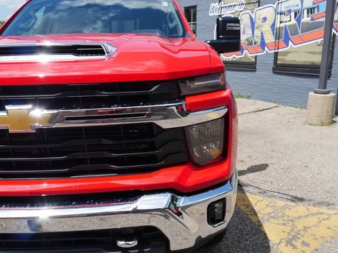 New 2026 Chevrolet Silverado 3500 LT AWD/4WD image 3