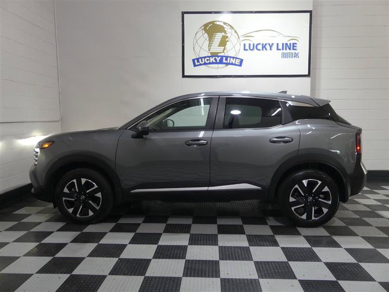 Used 2025 Nissan Kicks SV AWD/4WD image 7