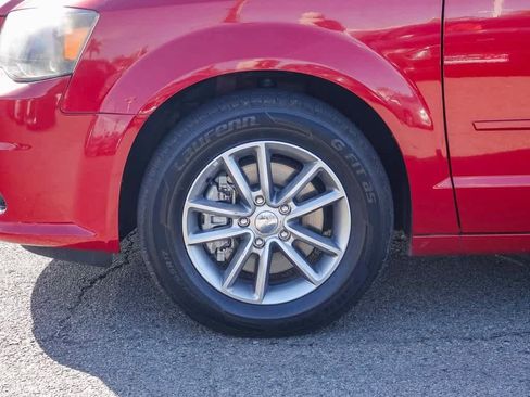 Used 2014 Dodge Grand Caravan R/T image 10