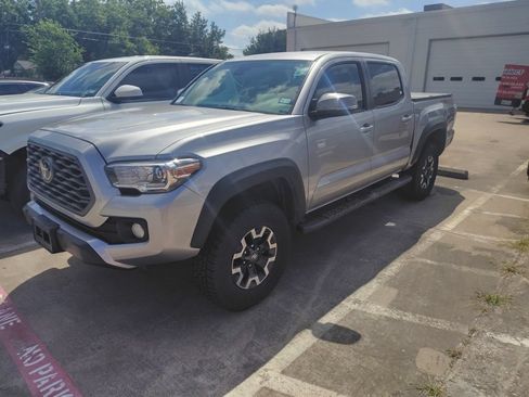 Used 2020 Toyota Tacoma TRD Off-Road AWD/4WD image 2