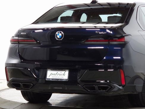 Used 2023 BMW 760i xDrive image 10