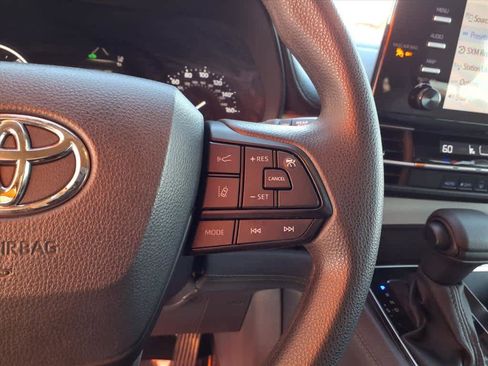 Certified 2024 Toyota Sienna LE image 11