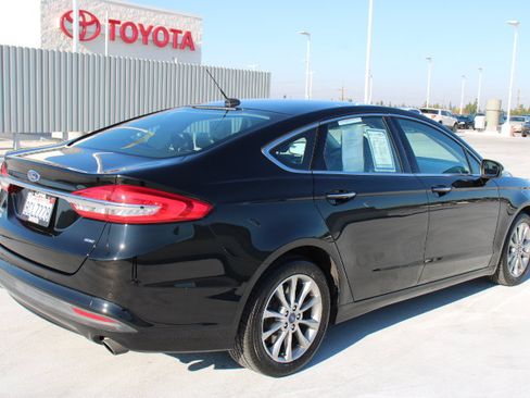 Used 2018 Ford Fusion Energi SE image 3
