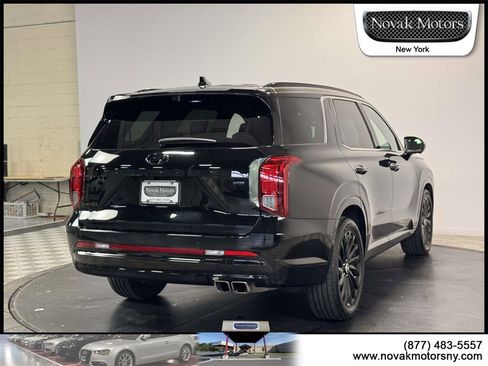 Used 2024 Hyundai Palisade Calligraphy image 5