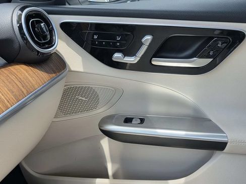 Used 2025 Mercedes-Benz C 300 Sedan image 14
