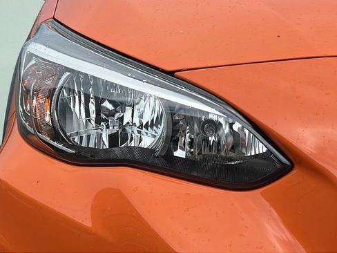 Used 2020 Subaru Crosstrek 2.0i Premium w/ Moonroof Package 1 AWD/4WD image 9