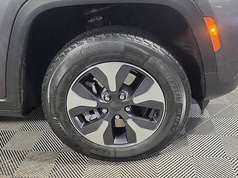 Used 2022 Jeep Grand Cherokee Limited 4xe image 3