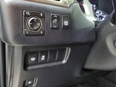 Used 2018 Lexus GX 460 image 14