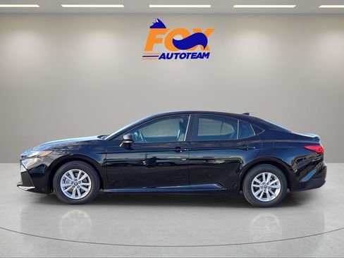 Used 2025 Toyota Camry LE FWD image 6