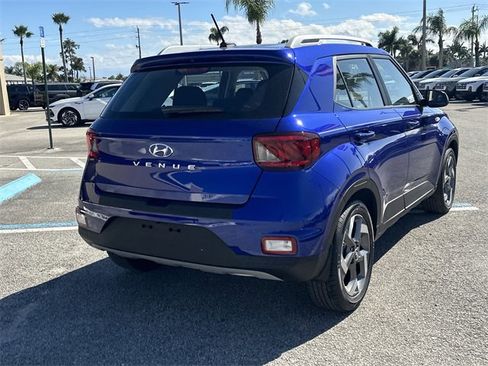 Certified 2025 Hyundai Venue SEL image 6