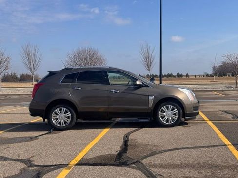 Used 2014 Cadillac SRX Luxury image 2