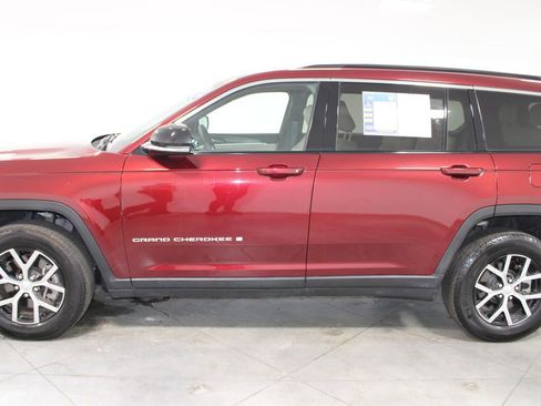 Used 2024 Jeep Grand Cherokee L Limited AWD/4WD image 6