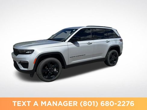 Used 2025 Jeep Grand Cherokee Limited w/ Black Appearance Package AWD/4WD image 1