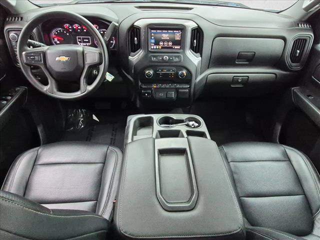 Used 2020 Chevrolet Silverado 1500 Custom w/ Custom Value Package AWD/4WD image 17