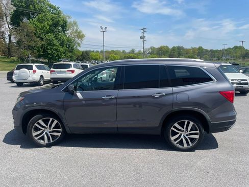 Used 2017 Honda Pilot Touring image 8