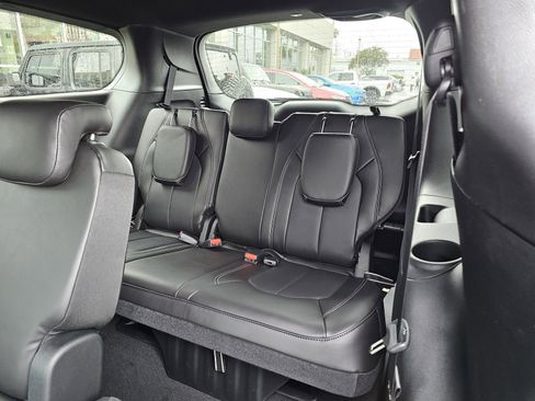 New 2026 Chrysler Pacifica Select image 26