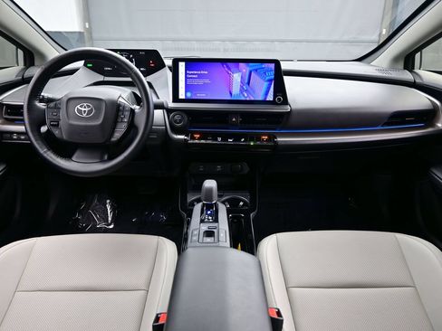 Used 2025 Toyota Prius XLE AWD/4WD image 18