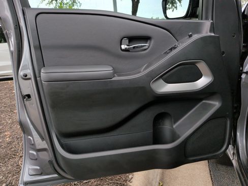 Used 2024 Nissan Frontier SV w/ SV Convenience Package RWD image 26