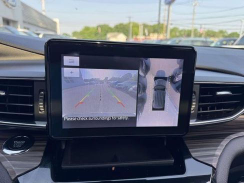 Certified 2022 Ford Explorer Limited w/ Equipment Group 301A image 12