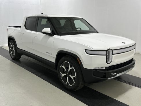 Used 2023 Rivian R1T Adventure AWD/4WD image 7