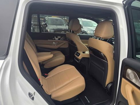 New 2026 Mercedes-Benz GLS 580 4MATIC image 13