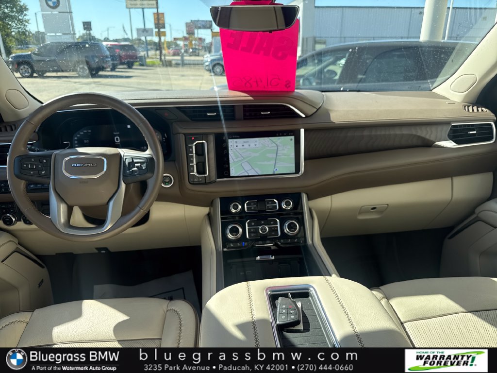 Used 2022 GMC Yukon Denali w/ Denali Ultimate Package AWD/4WD image 12