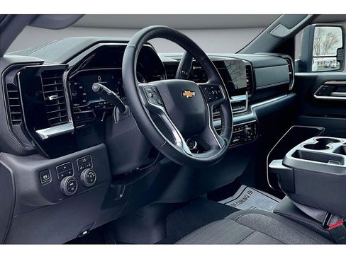Used 2025 Chevrolet Silverado 2500 LT w/ Convenience Package AWD/4WD image 15