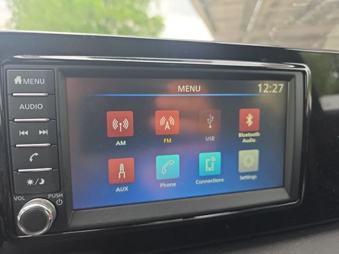 Used 2025 Nissan Kicks S image 12