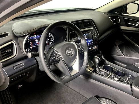 Used 2023 Nissan Maxima Platinum w/ Sport Mat Group FWD image 10