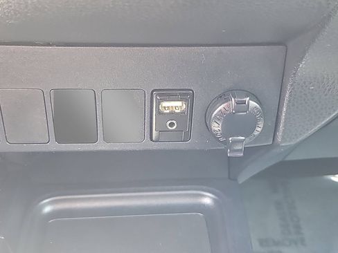 Used 2016 Toyota RAV4 XLE w/ Convenience Package AWD/4WD image 18