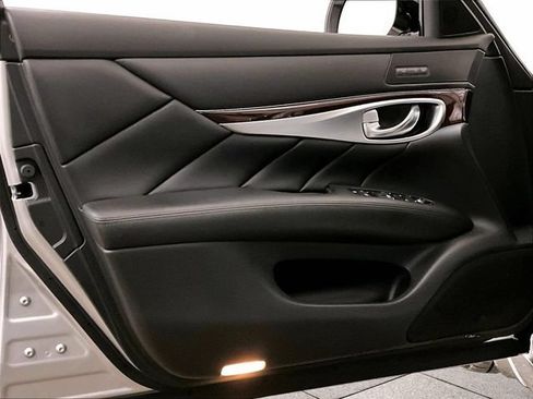 Used 2019 INFINITI Q70 L 3.7 AWD/4WD image 22