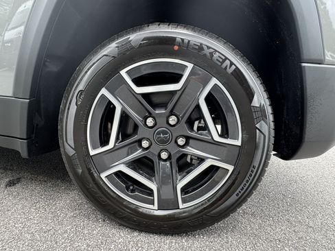 New 2026 Jeep Cherokee Laredo AWD/4WD image 21
